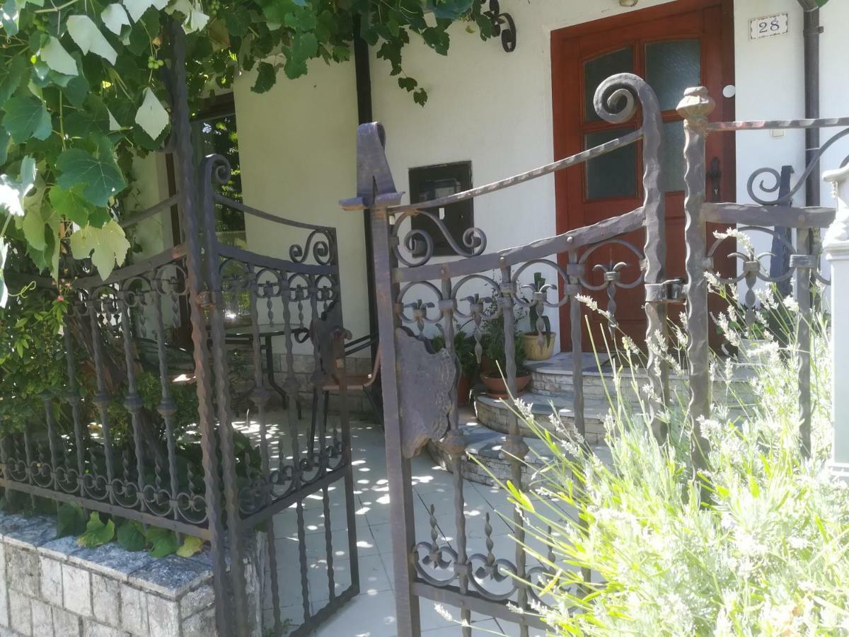 Apartma Zalka Izola Bagian luar foto