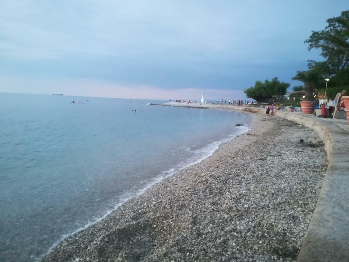 Apartma Zalka Izola Bagian luar foto